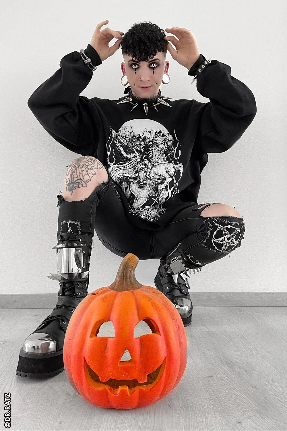 VampireFreaks Sleepy Hollow Sweatshirt - Image 5