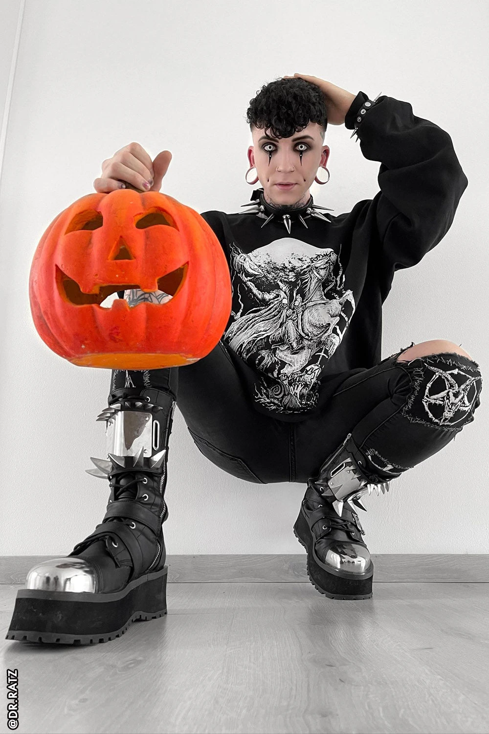 VampireFreaks Sleepy Hollow Sweatshirt - Image 10